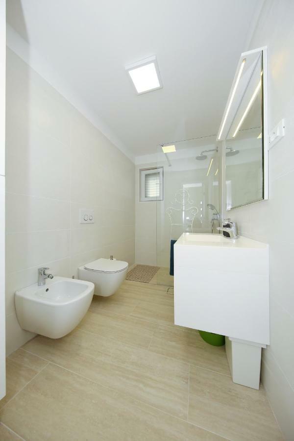 Valadar Apartments Privlaka  Esterno foto