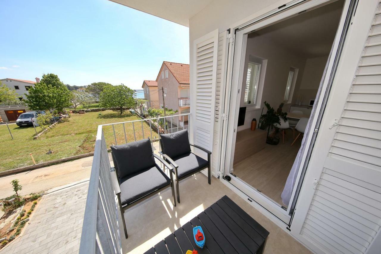 Valadar Apartments Privlaka  Esterno foto